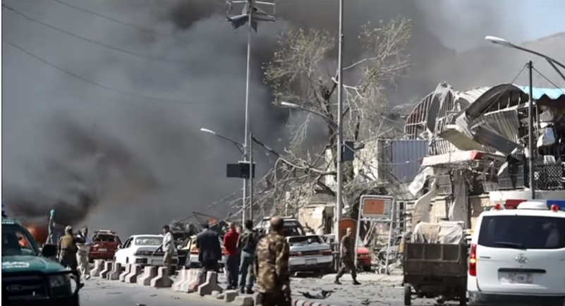 Al Menos 80 Muertos y 300 Heridos Tras Atentado con Coche Bomba en Kabul