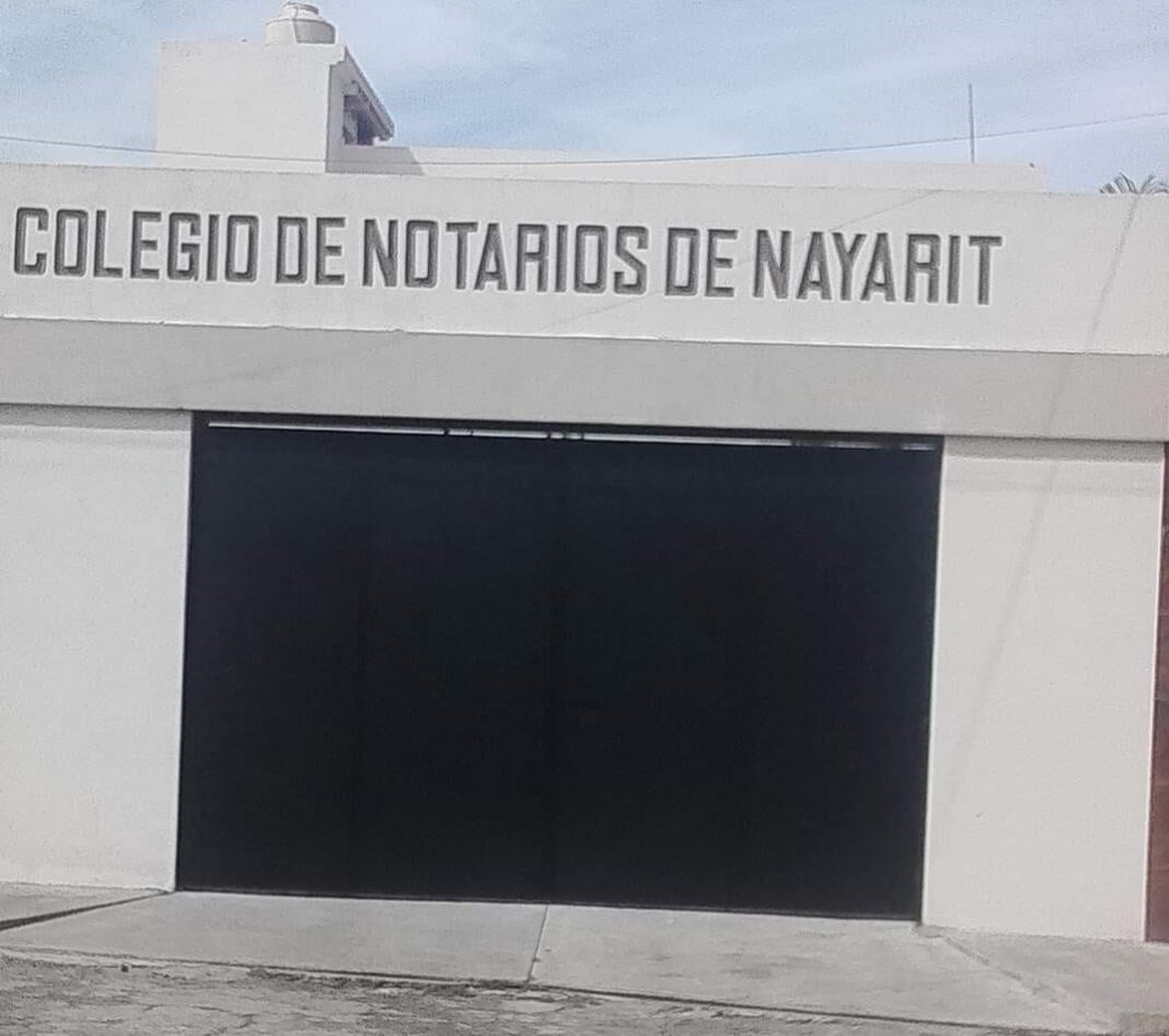 NOTARIOS PUBLICOS QUE SE DAN FE DE ESCRITURAS, ENTRE ELLOS, EN EL FIDEICOMISO BAHÍA DE BANDERAS