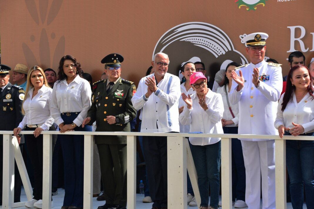 Encabeza Miguel Ángel Navarro Quintero el tradicional desfile por el CXIII Aniversario de la Revolución Mexicana