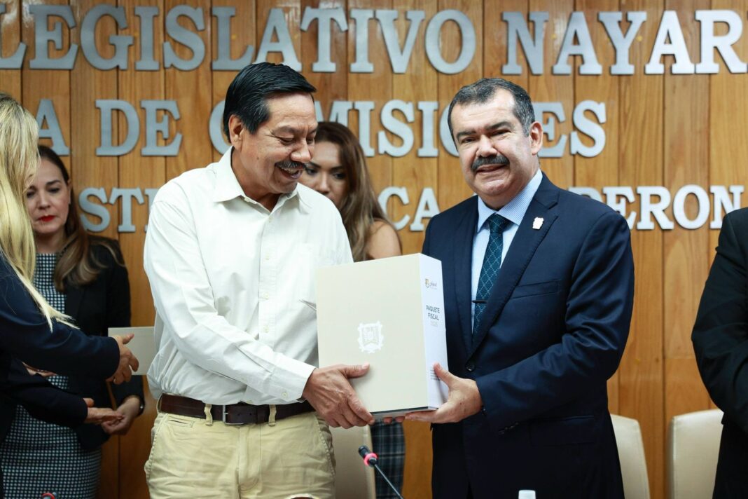 Recibe el Poder Legislativo el Paquete Económico para el 2026