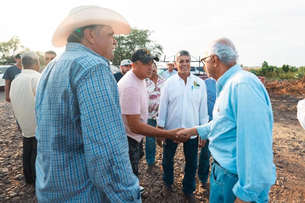 “A eso vengo, a resolverles las cosas, no a platicárselas”: gobernador Navarro Quintero