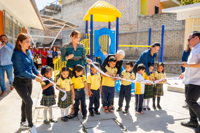 Entrega DIF Nayarit obras y equipamiento en preescolar Valle Dorado de Tepic