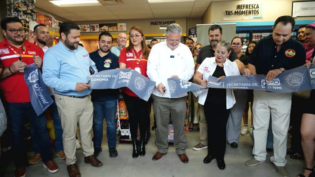 Gobierno de Nayarit inaugura el exhibidor “Nayarit Produce” en 94 tiendas OXXO