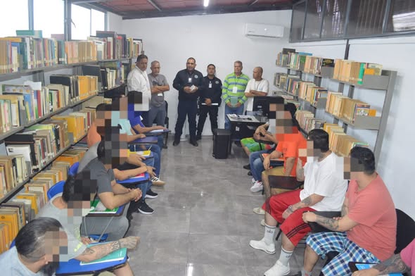 Ponen en marcha programa “Puente de la Esperanza” en el CERESO Venustiano Carranza Ponen en marcha programa “Puente de la Esperanza” en el CERESO Venustiano Carranza