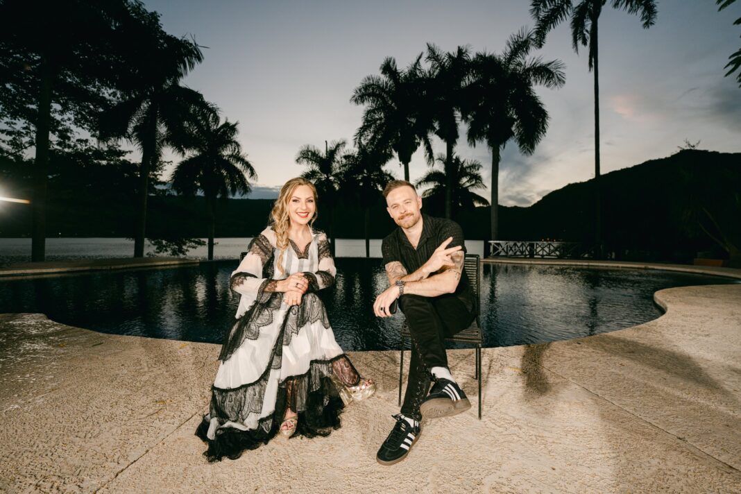 Nayarit, escenario de los nuevos videoclips de Mariana Ochoa