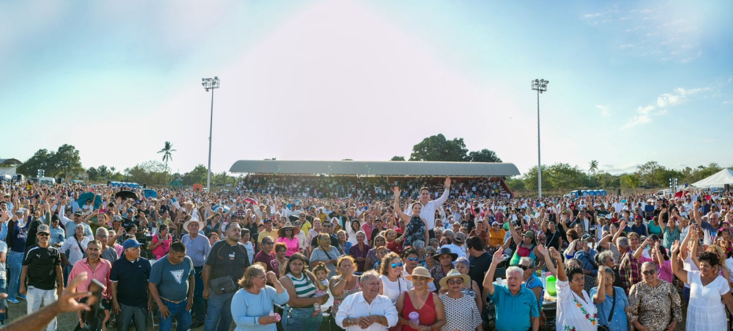 Más de 12 mil personas participan en evento con Héctor Santana como invitado especial