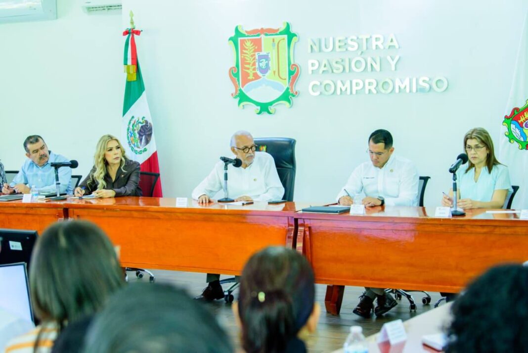 Miguel Ángel Navarro da seguimiento al proceso de entrega-recepción con su gabinete