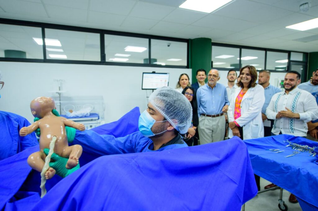 Fortalece Nayarit educación superior con nuevo Centro de Simulación Médica