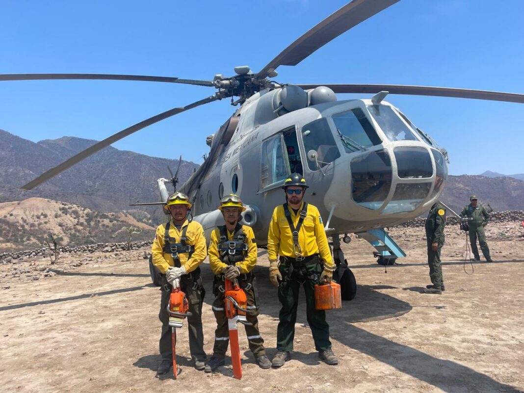 Avanzan trabajos para controlar incendio forestal en La Yesca