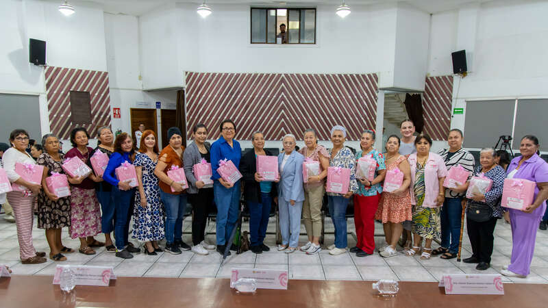 DIF Nayarit entrega apoyos para fortalecer el bienestar de mujeres sobrevivientes de cáncer de mama DIF Nayarit entrega apoyos para fortalecer el bienestar de mujeres sobrevivientes de cáncer de mama