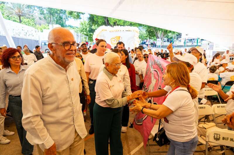 Adultos mayores participan en Olimpiadas de Oro