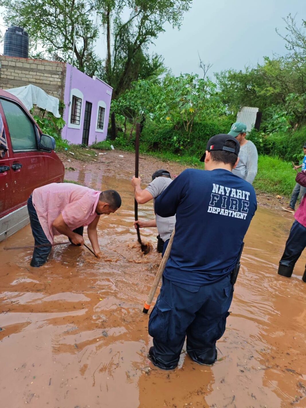 Brindan apoyo inmediato a familias tras lluvias Brindan apoyo inmediato a familias tras lluvias