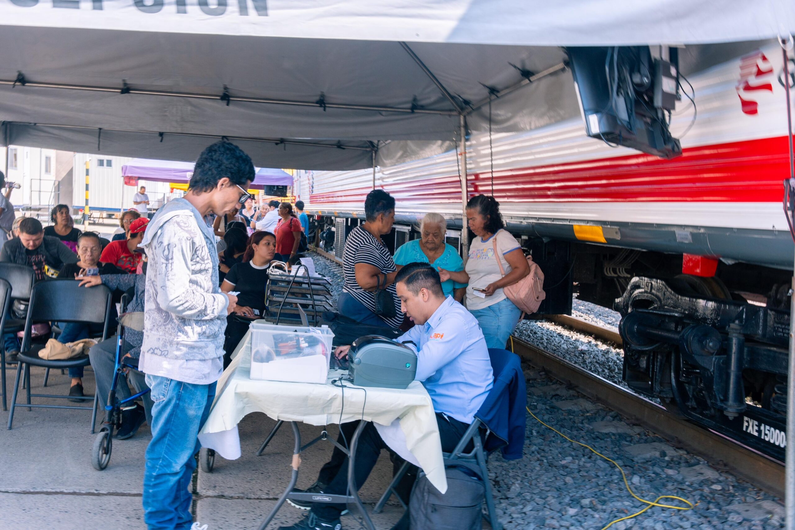 Invitan a familias de Tepic a aprovechar atención del Tren de la Salud Invitan a familias de Tepic a aprovechar atención del Tren de la Salud