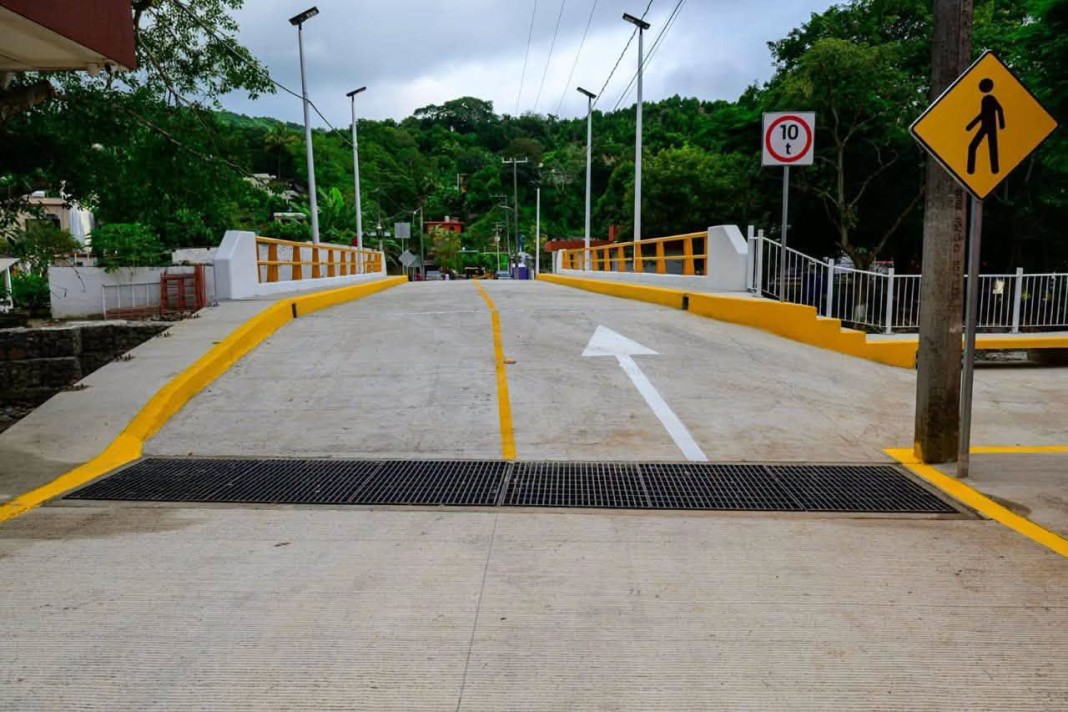 Concluye reconstrucción de dos puentes en Jalcocotán Concluye reconstrucción de dos puentes en Jalcocotán